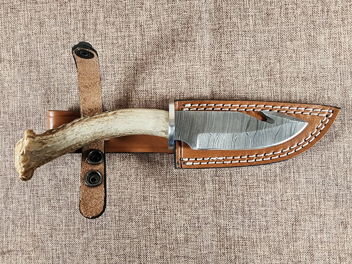 4" Damascus Gut Hook A05